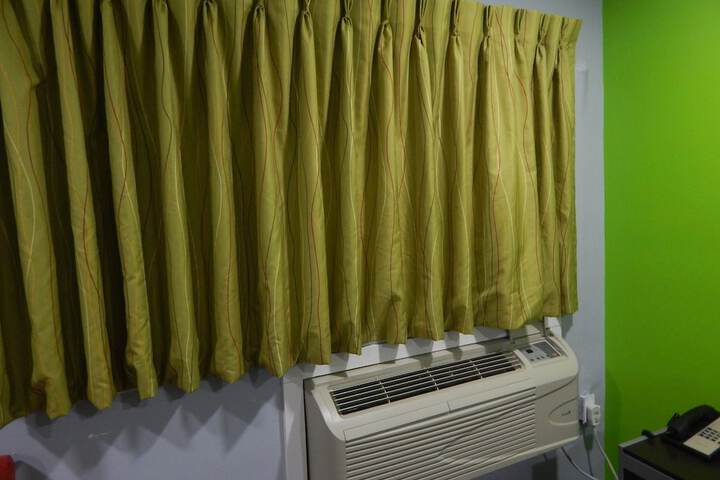 Room 11 of 27