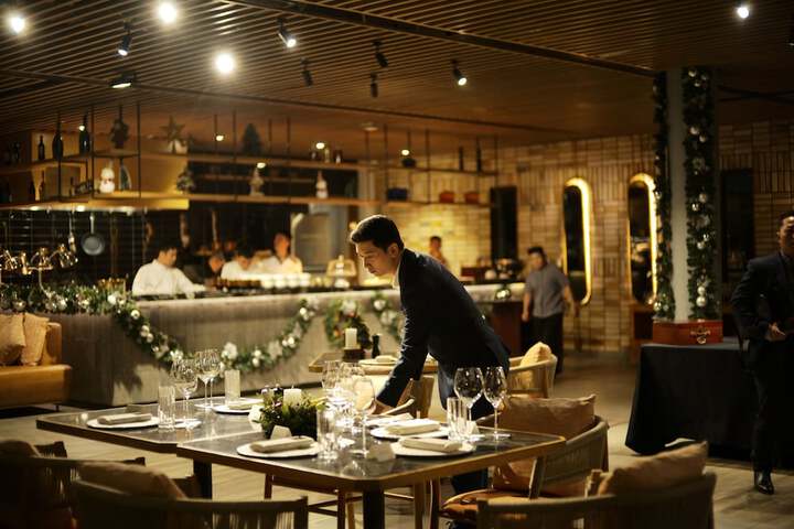 Dining 62 of 88