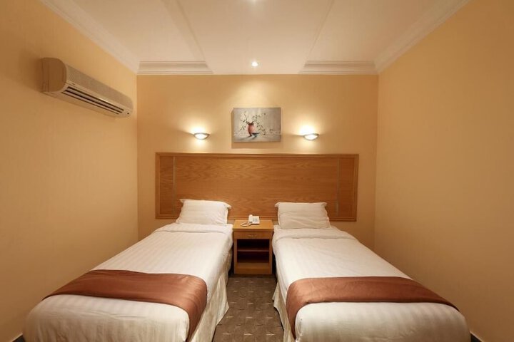 Room 19 of 37