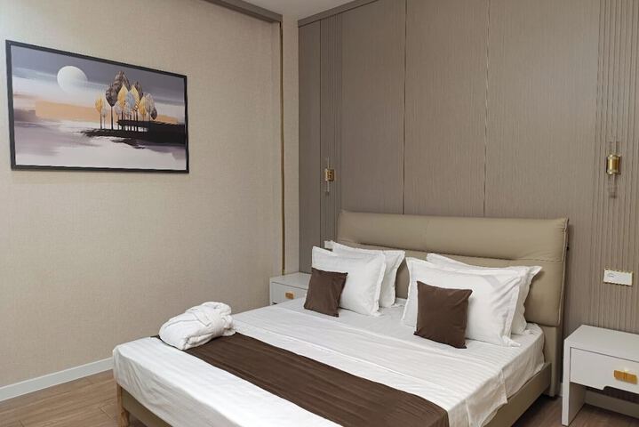 Room 14 of 52