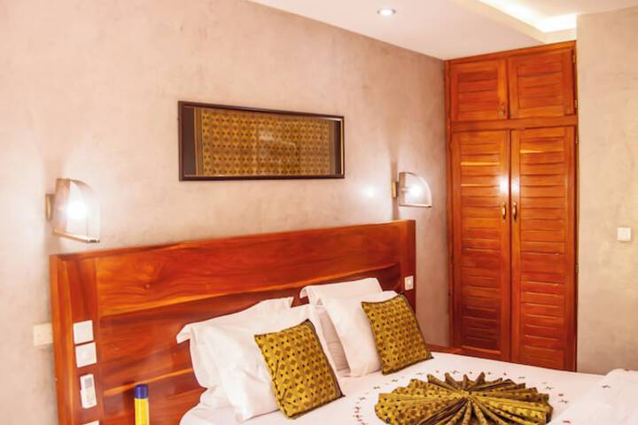 Room 30 of 35