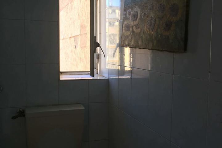 Room 17 of 18