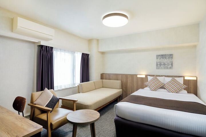 Room 17 of 40