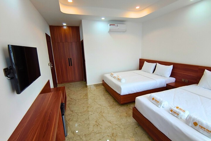 Room 8 of 65