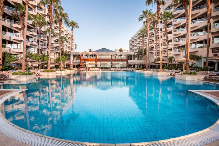 Pool 44 of 82