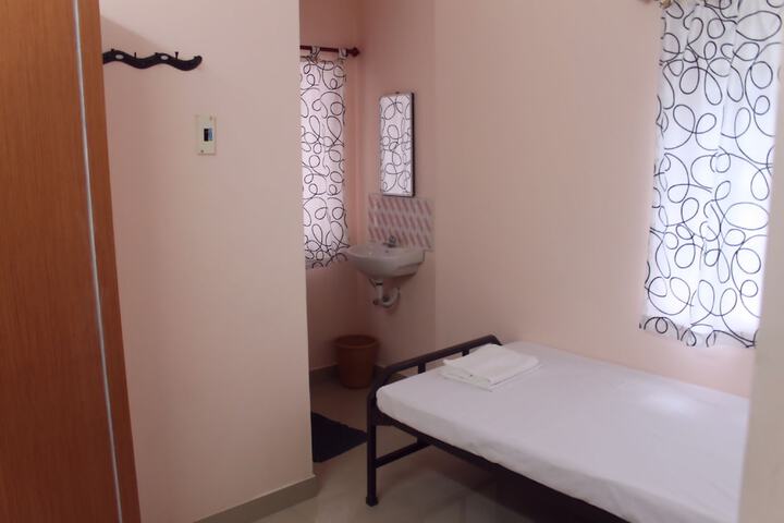 Room 4 of 53