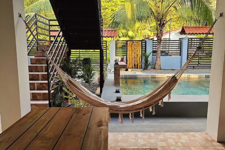 Pool 10 of 16