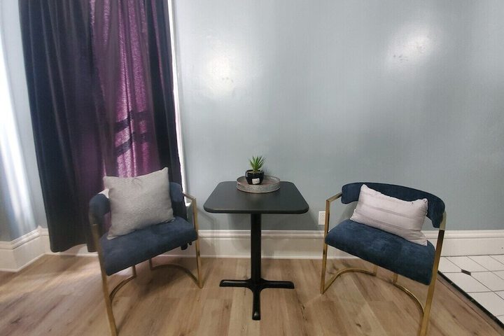 Room 93 of 181
