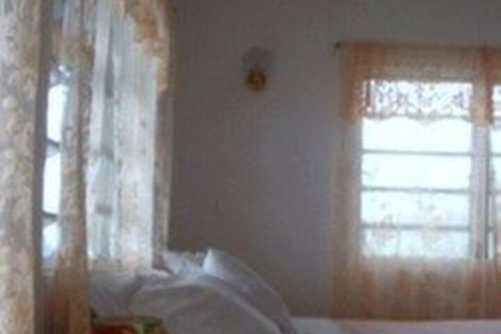 Room 12 of 33