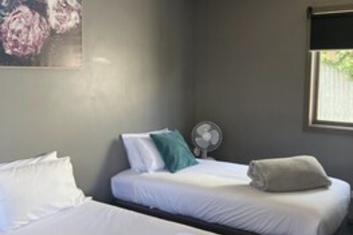 Room 115 of 243
