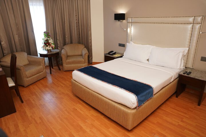 Room 36 of 76