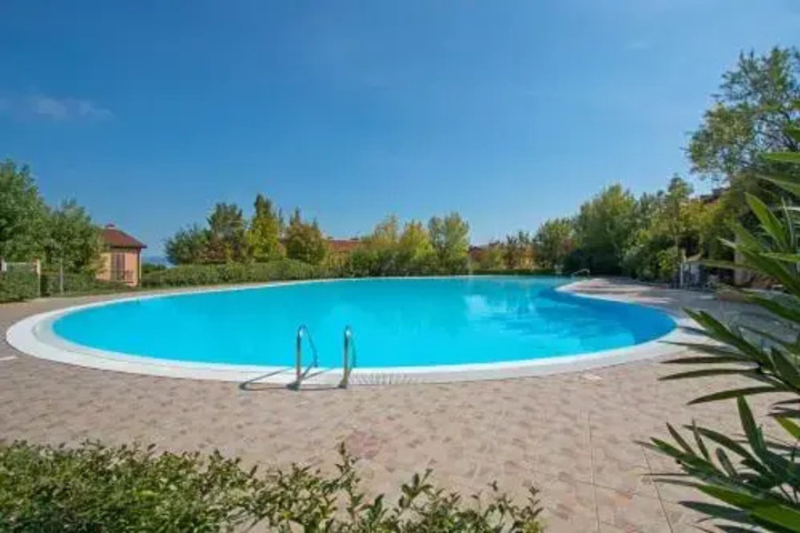 Pool 5 of 11