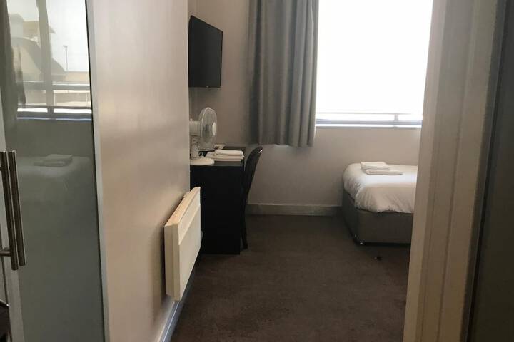 Room 5 of 29