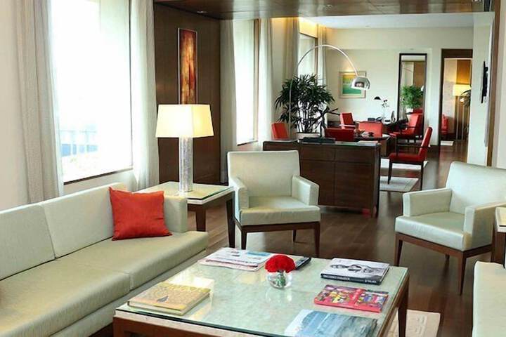 Room 27 of 109