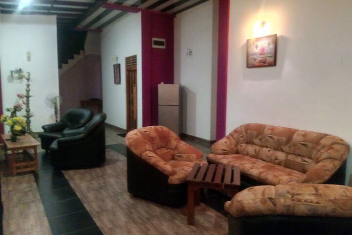 Room 4 of 6