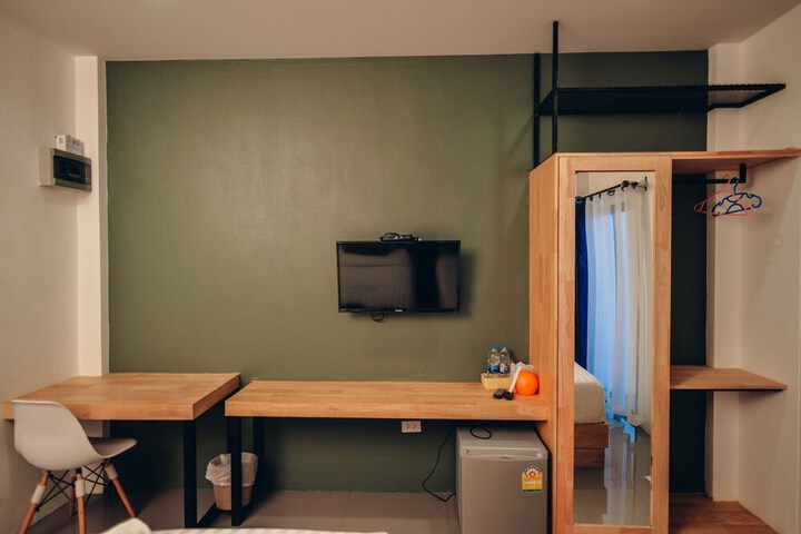 Room 29 of 65