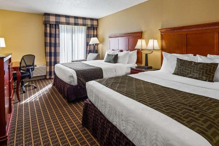 2 Double Beds Microwave and Refrigerator WiFi Full Breakfast (4 of 6)