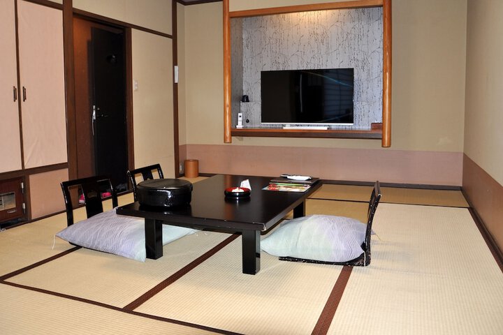 Room 22 of 105