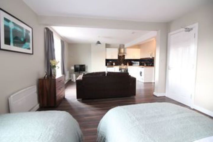 Room 4 of 15