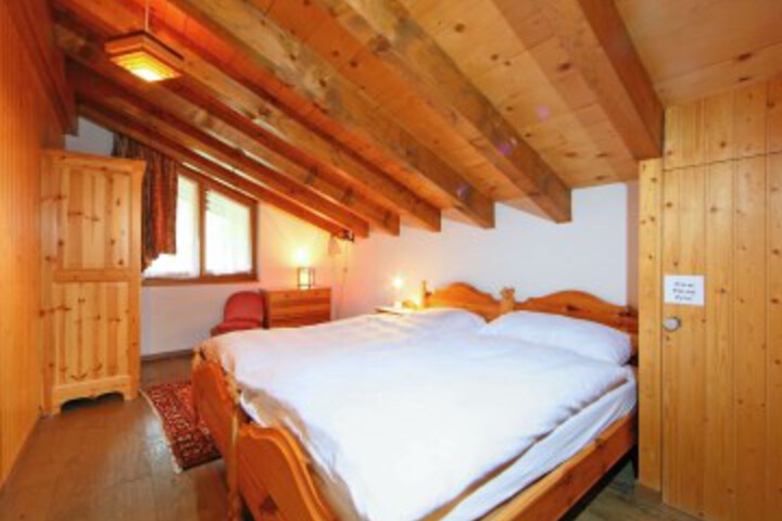 Room 2 of 14