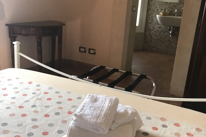 Room 8 of 36