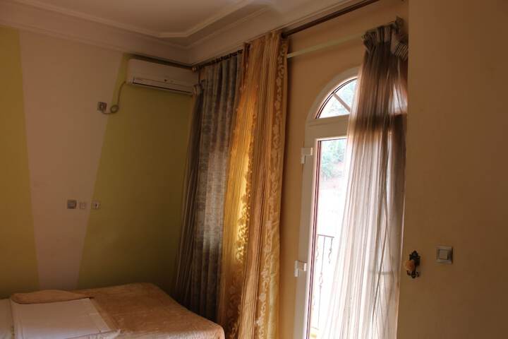 Room 16 of 42
