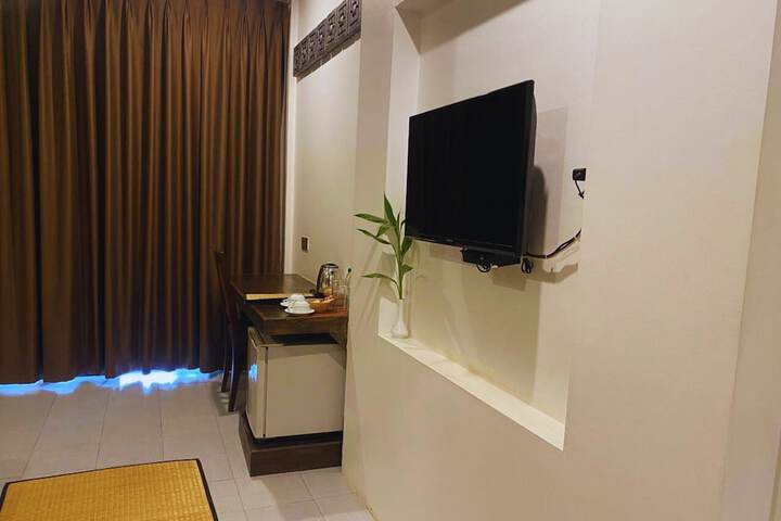 Room 142 of 298