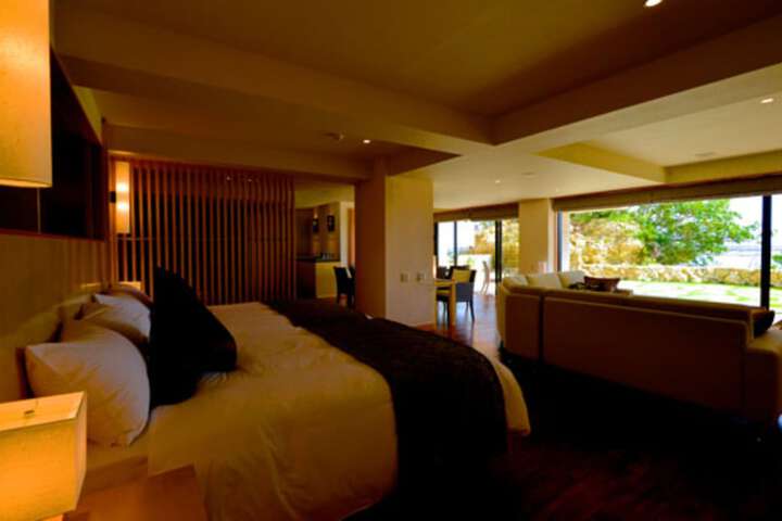 Room 6 of 165