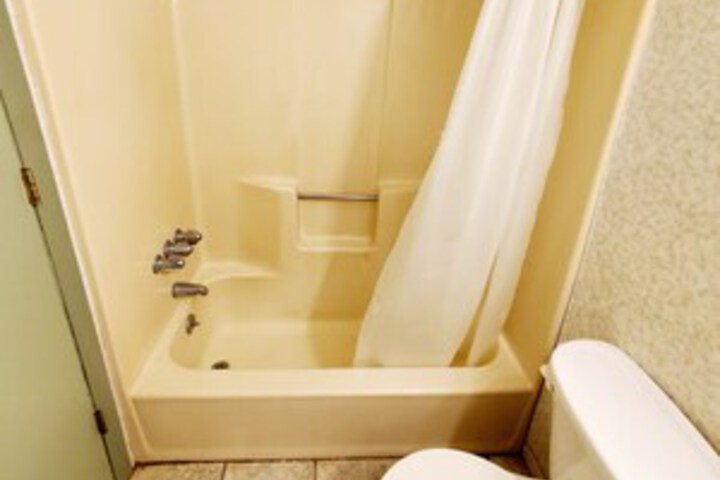 Room 5 of 25