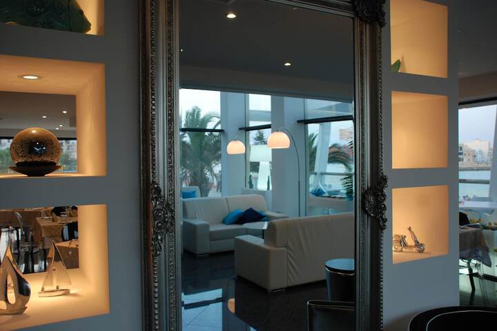 Guest Lobby