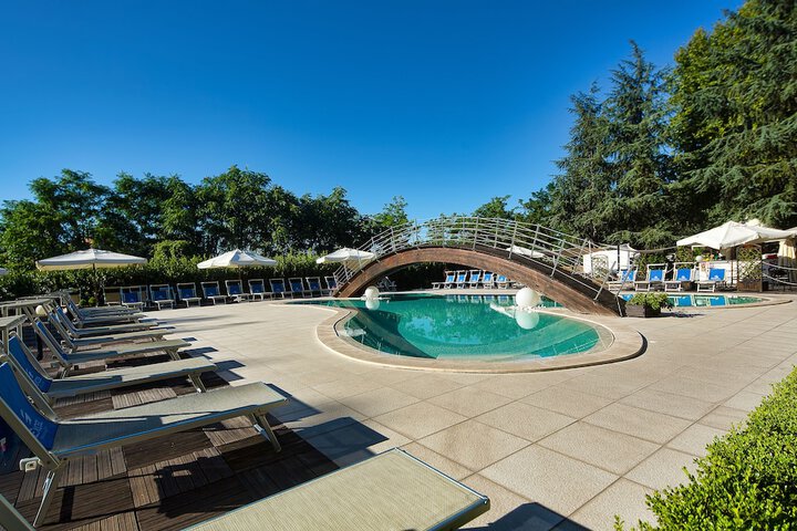 Hotel Pool