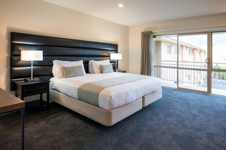 Room 22 of 120