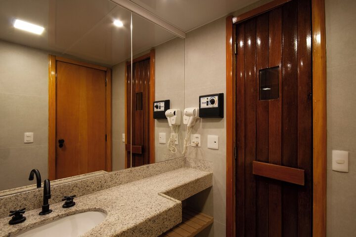 Room 41 of 60