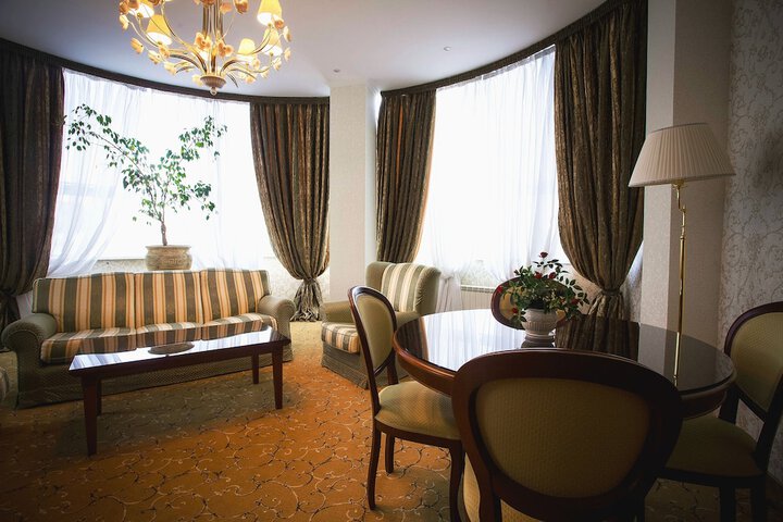Room 10 of 22