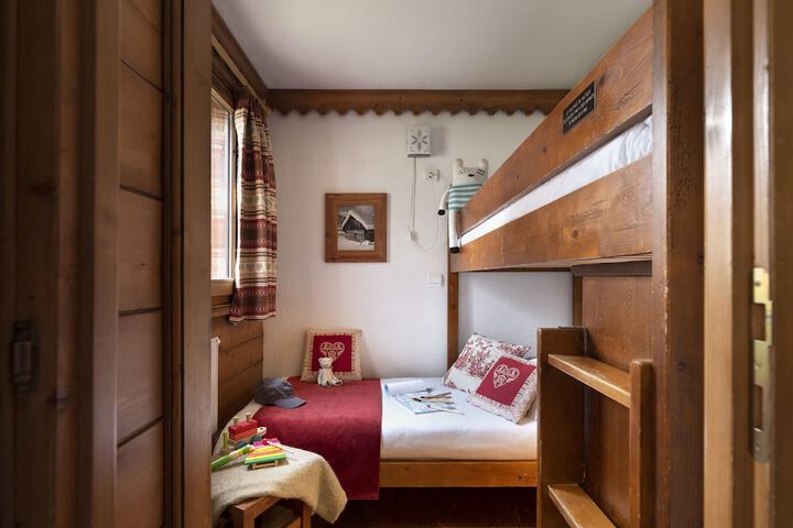 Room 6 of 61
