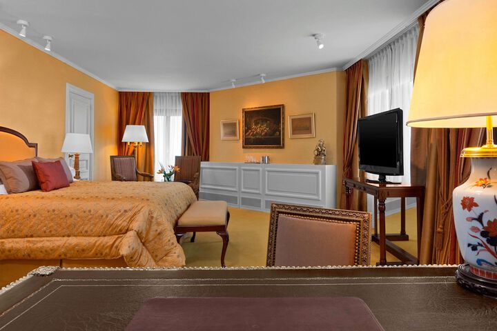 Room 19 of 189