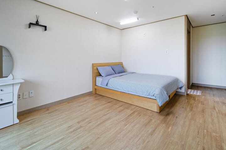 Room 16 of 56