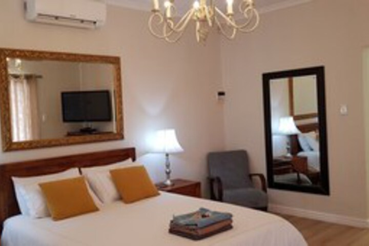 Room 10 of 29