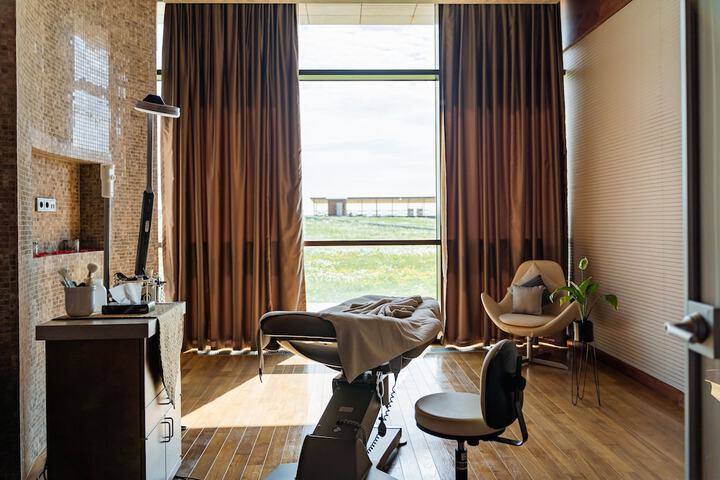 Room 48 of 100