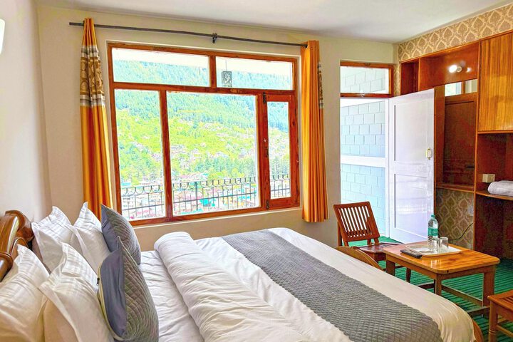 Room 15 of 40