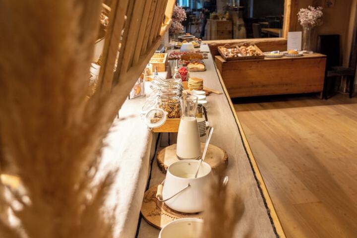 Dining 70 of 86