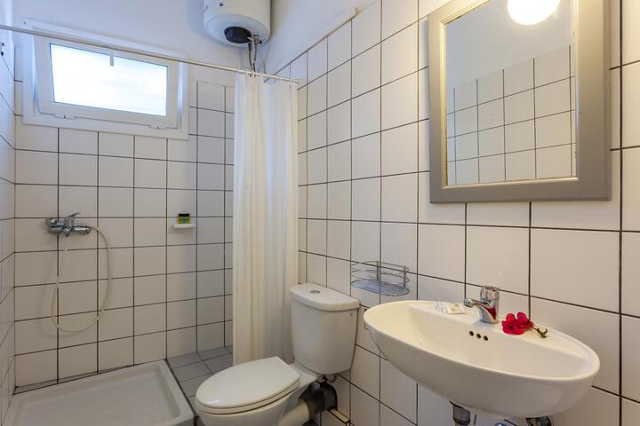 Room 8 of 20