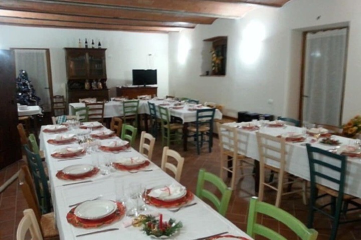 Dining 32 of 61