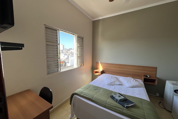 Room 31 of 64