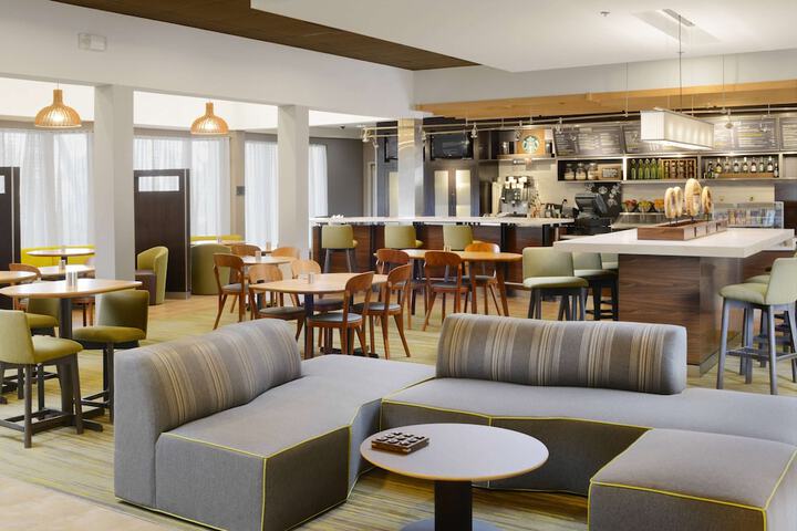 Lobby lounge