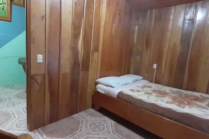 Room 13 of 86