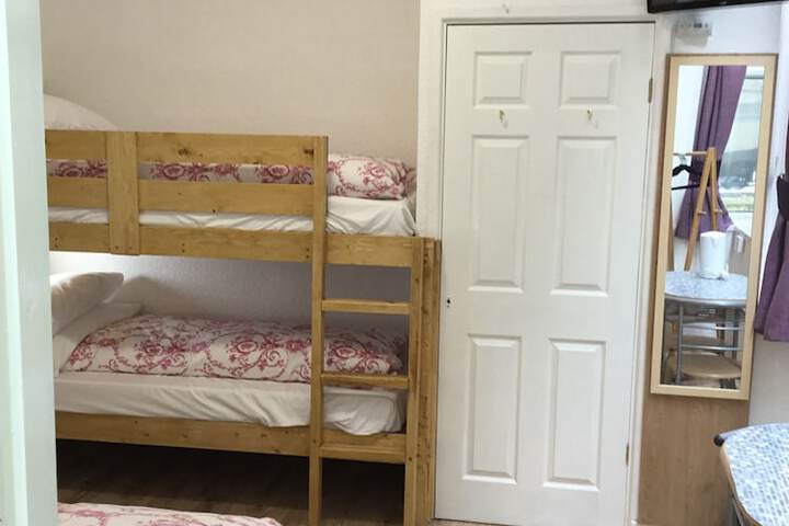 Room 30 of 131