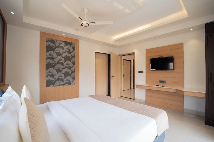 Room 28 of 174