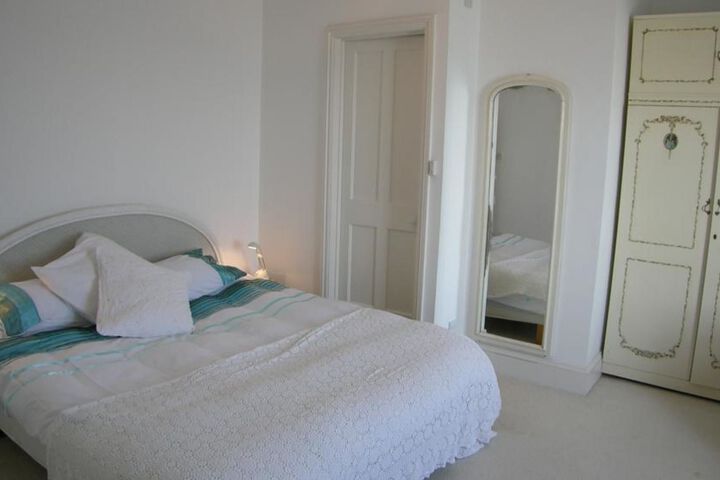 Room 2 of 11