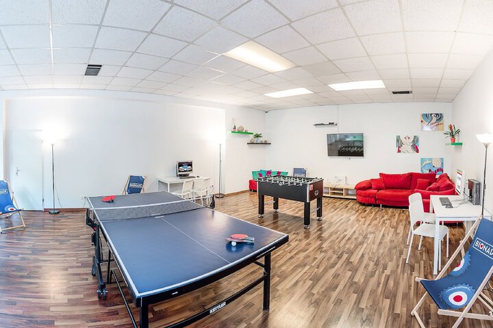 Room 14 of 32